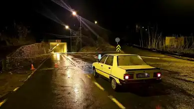 Arhavi'de Fırtına Felaketi: Okul ve Yol Kapandı!