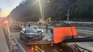 Karadeniz Yolu Heyelan Nedeniyle Kapandı