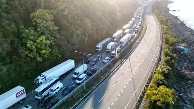 Doğu Karadeniz'de Heyelan: Yol Kapandı