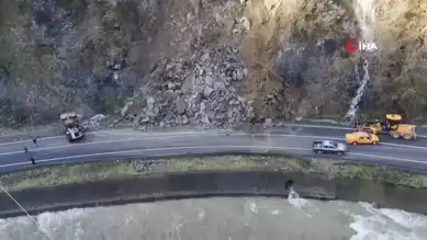 Artvin'de Heyelan Sonrası Yol Açıldı: Hopa-Borçka Yolu Ulaşıma Açık!