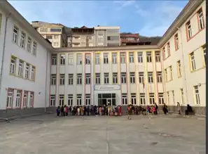 Öğretmen, Yapay Zeka ile Öğrencilerin Geleceğini Fotoğrafladı