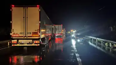 Rize'de Heyelan: Yol Kapatıldı!