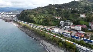 Sınır Kapısında Tır Kuyruğu: Sürücüler Günlerce Bekliyor