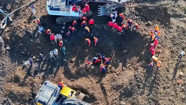 Doğu Karadeniz'de Heyelan: 4 Kişi Hayatını Kaybetti