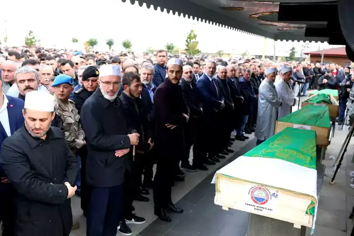 Doğu Karadeniz'de Heyelan: 4 Genç Hayatını Kaybetti