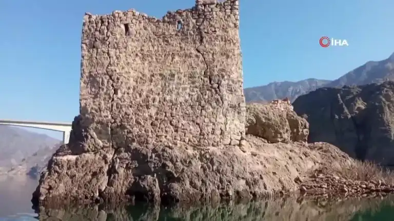 Tekkale Kalesi, Baraj Suyunun Çekilmesiyle Ortaya Çıktı